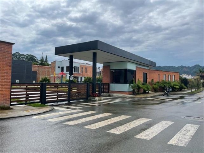 Lote en Unidad Cerrada