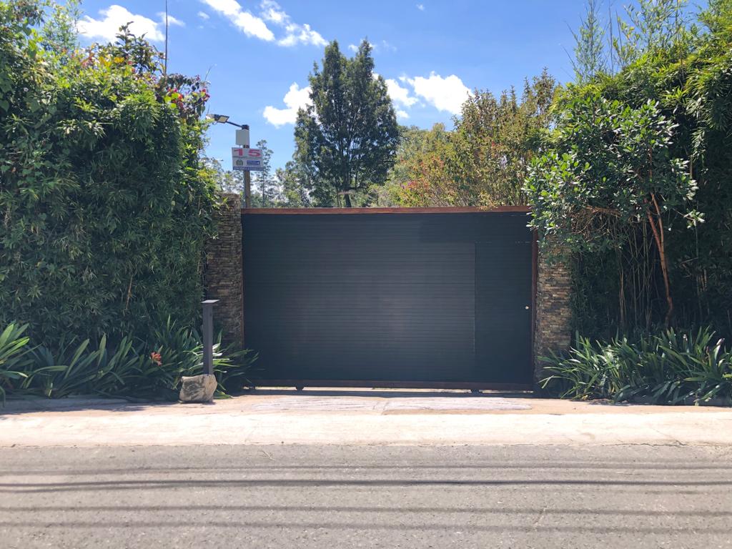 Venta de 2 Casas completas en LLanogrande sector La Amalita