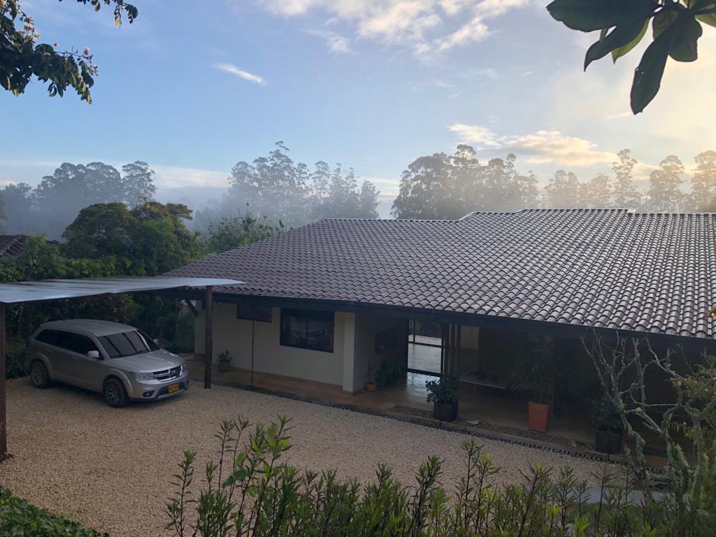Venta de 2 Casas completas en LLanogrande sector La Amalita