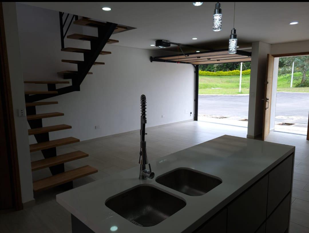 Hermosa casa venta en la ceja en el sector El Tambo