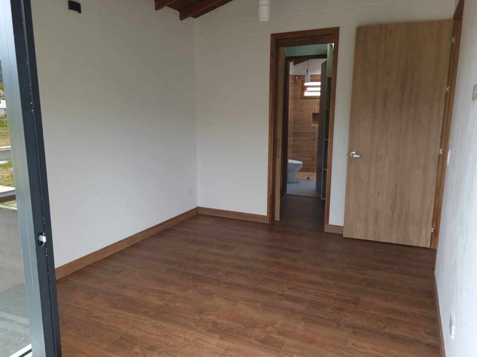 Hermosa casa venta en la ceja en el sector El Tambo