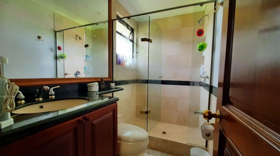 Casa en venta unidad cerrada, lote independiente, Altos del Poblado