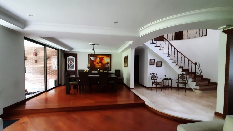 Casa en venta unidad cerrada, lote independiente, Altos del Poblado