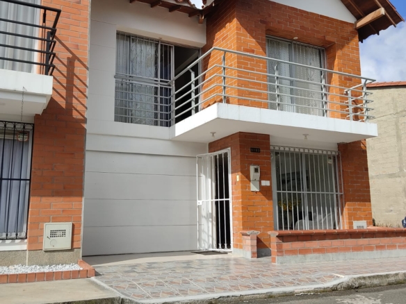 Casa en Jardines de La Pradera