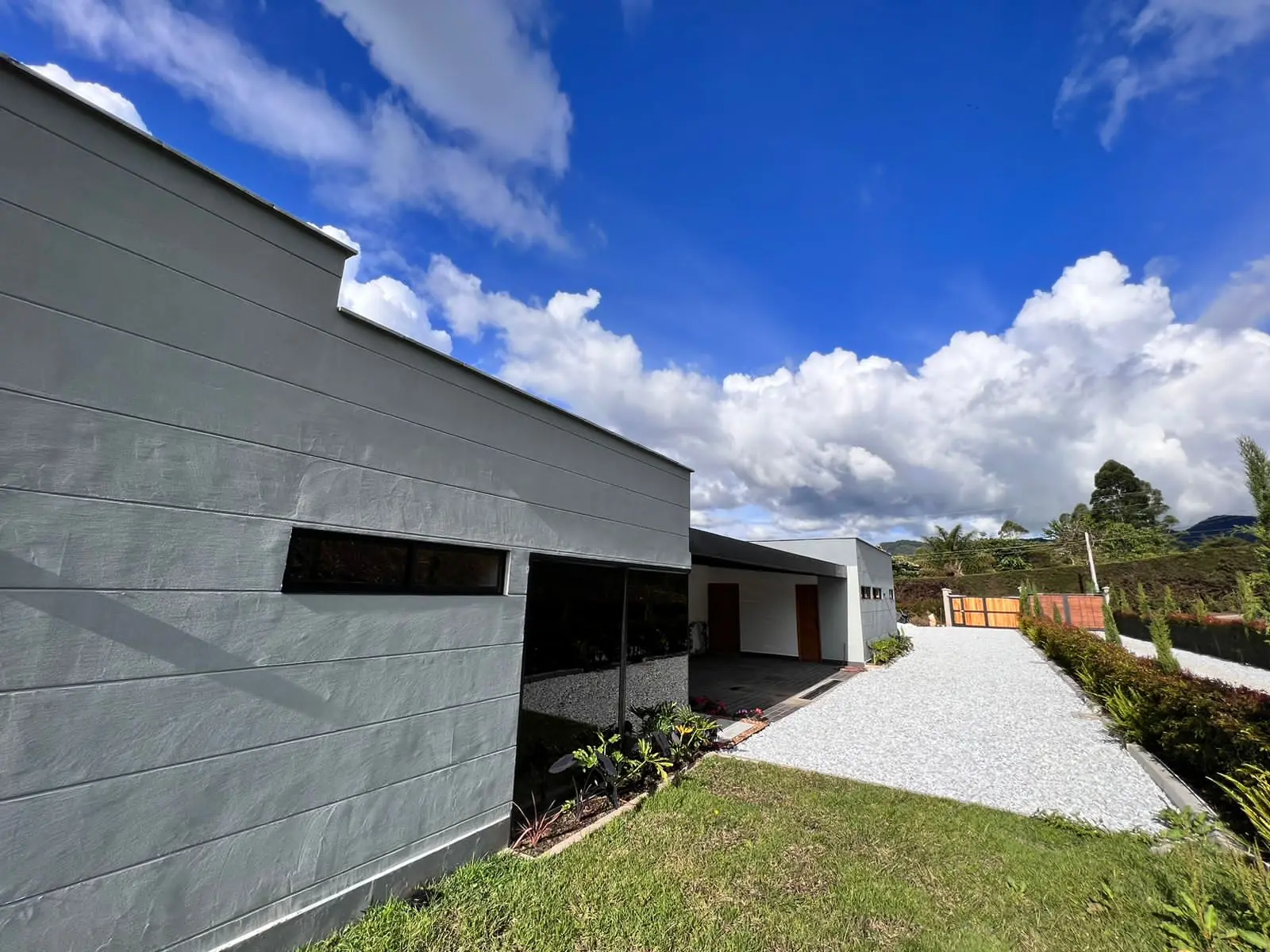 Casa finca para estrenar, ubicada en la parcelación el tambo, en La Ceja
