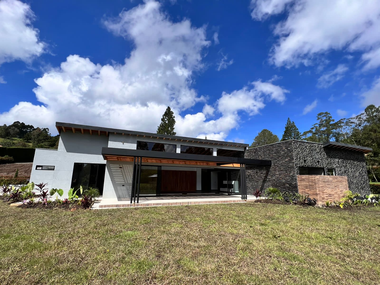 Casa finca para estrenar, ubicada en la parcelación el tambo, en La Ceja