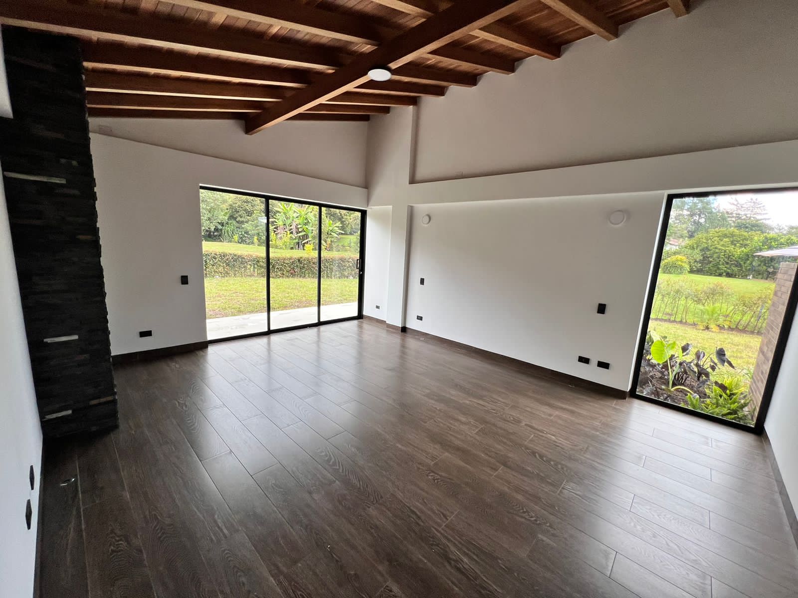 Casa finca para estrenar, ubicada en la parcelación el tambo, en La Ceja