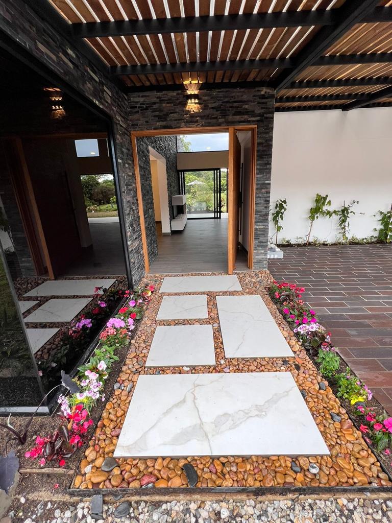Casa finca para estrenar, ubicada en la parcelación el tambo, en La Ceja